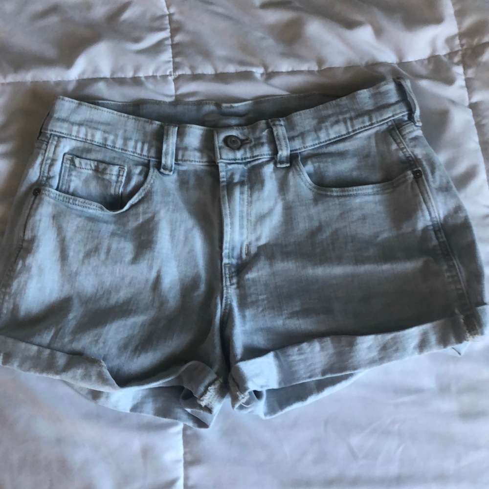 Old Navy boyfriend style cuffed demon shorts